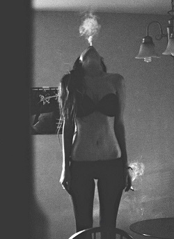 Femme fumee